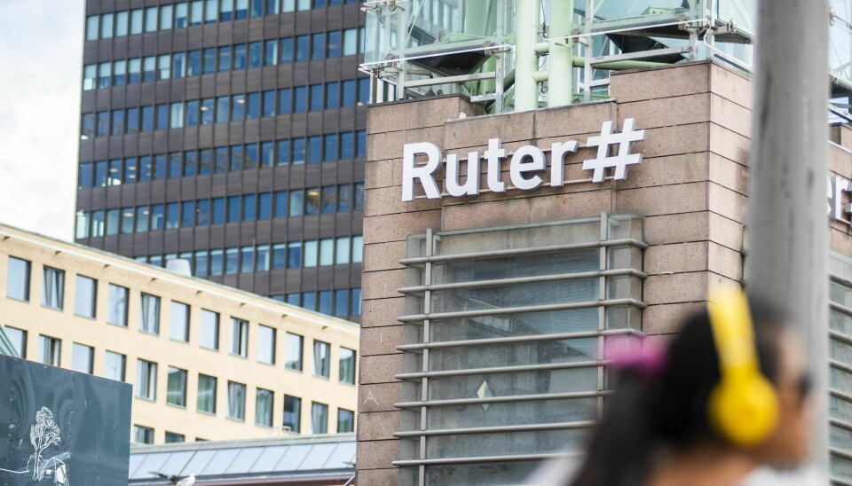 Torsdag formiddag har Ruter mottatt nesten 3000 refusjonskrav, etter at kollektivtrafikken stoppet opp som følge av kraftig snøfall onsdag. Forbrukerrådet mener fakturagebyret Ruter tar, er ulovlig. Ruter bestrider dette.Foto: Frederik Ringnes / NTB