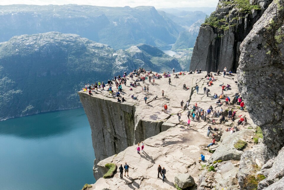 Lysefjorden og fjellplatået Preikestolen er yndede turistmål i Rogaland.