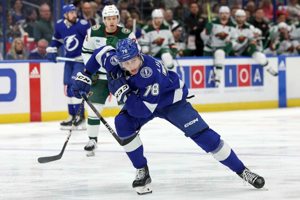 Emil Lilleberg og Tampa Bay Lightning slo Mats Zuccarello og Minnesota Wild natt til fredag. Emil Lilleberg og Tampa Bay Lightning slo Mats Zuccarello og Minnesota Wild natt til fredag. Foto: Mike Carlson / AP / NTB