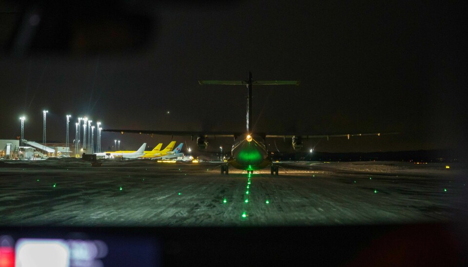 Arkivfoto. Etter store mengder regn og snøsmelting natt til mandag er det svært glatt på rullebanen på Oslo lufthavn Gardermoen. Flyplassen innfører restriksjoner på hvor mange fly som kan lande i timen. Illustrasjonsfoto: Cornelius Poppe / NTB