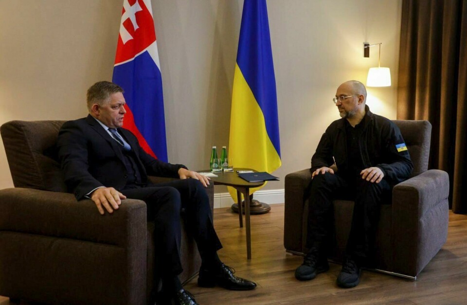 Slovakias statsminister Robert Fico i møte med Ukrainas statsminister Denys Sjmyhal onsdag. Møtet fant i Uzjhorod i Ukraina. Slovakias statsminister Robert Fico i møte med Ukrainas statsminister Denys Sjmyhal onsdag. Møtet fant i Uzjhorod i Ukraina. Foto: Pressetjenesten til den ukrainske regjeringen via AP / NTB