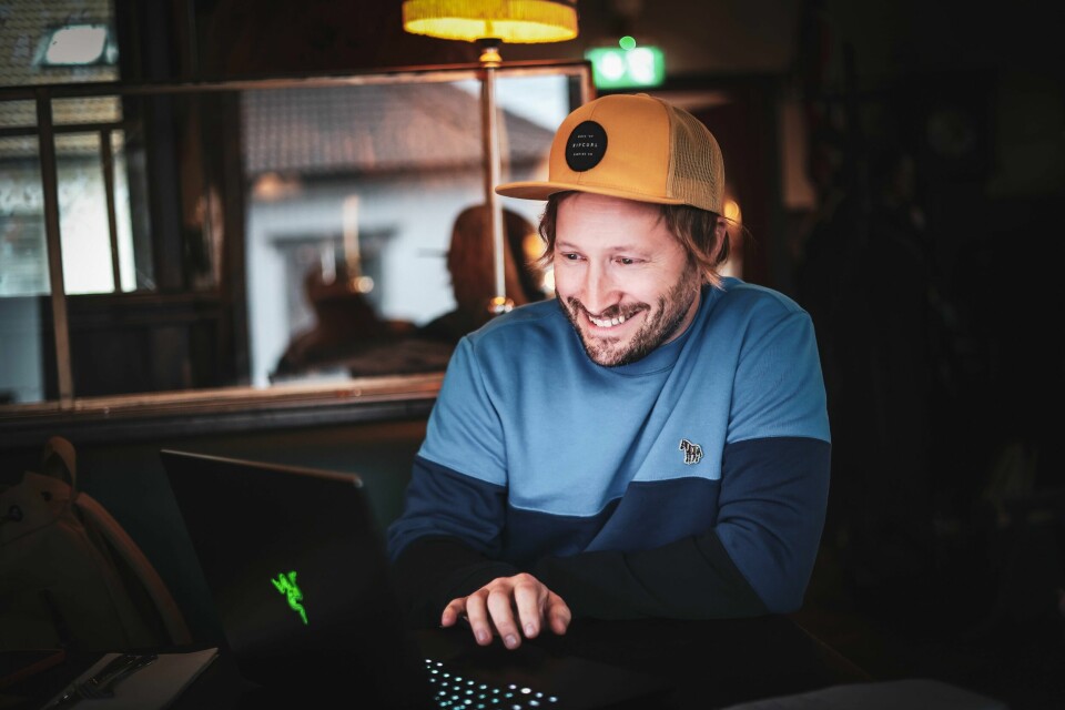 Kjetil Tversland er én av gründerne bak Newbringer, som er et selskap som vil flytte dataspillet fra skjermen til naturen. Kjetil Tversland er én av gründerne bak Newbringer, som er et selskap som vil flytte dataspillet fra skjermen til naturen.