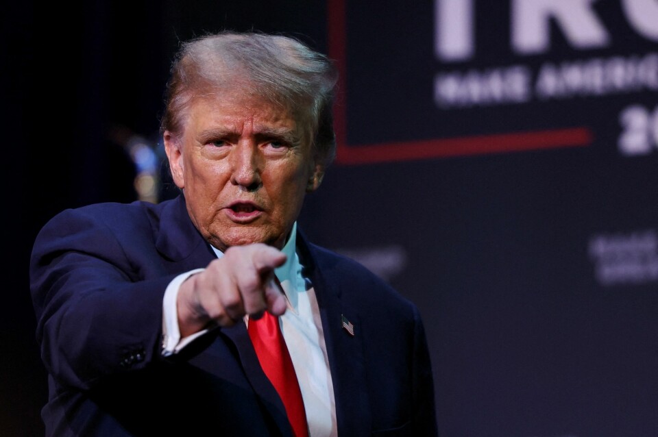 Ekspresident Donald Trump vil tilbake til maktens korridorer i Washington D.C. FILE PHOTO: Former U.S. President and Republican presidential candidate Donald Trump holds a rally in advance of the New Hampshire presidential primary election in Rochester, New Hampshire, U.S., January 21, 2024. REUTERS/Mike Segar/File Photo