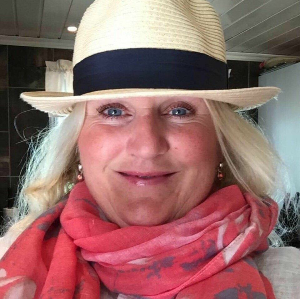 – I løpet av 1000 år har ingen skrevet en barnebok om vår fantastiske drage, foreviget historien og sagnet. Det tenkte jeg var trist. Da måtte det bli meg, innflytteren, som gjorde det, smiler Mona Camilla Jansen. – I løpet av 1000 år har ingen skrevet en barnebok om vår fantastiske drage, foreviget historien og sagnet. Det tenkte jeg var trist. Da måtte det bli meg, innflytteren, som gjorde det, smiler Mona Camilla Jansen.