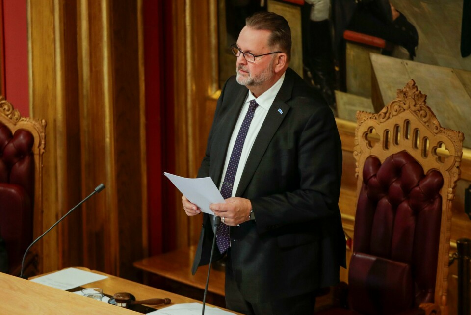 Stortingets visepresident Svein Harberg (H) mener pressens jakt på politikerskandaler har gått for langt og advarer om at flere dyktige folk trekker seg i frykt for å bli hengt ut i mediene. Stortingets visepresident Svein Harberg (H) mener pressens jakt på politikerskandaler har gått for langt og advarer om at flere dyktige folk trekker seg i frykt for å bli hengt ut i mediene. Foto: Emilie Holtet / NTB