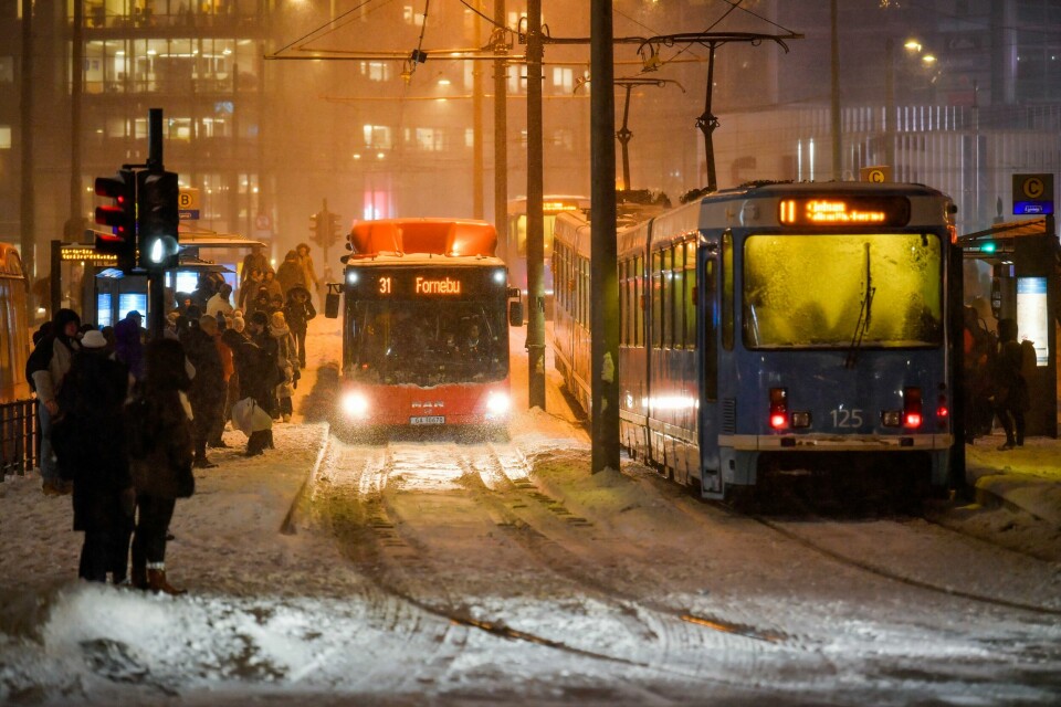 Det er forsinkelser og innstillinger i kollektivtrafikken i Oslo tirsdag ettermiddag på grunn av mye snø, glatt føre og vanskelige kjøreforhold, opplyser Ruter. Det er forsinkelser og innstillinger i kollektivtrafikken i Oslo tirsdag ettermiddag på grunn av mye snø, glatt føre og vanskelige kjøreforhold, opplyser Ruter. Illustrasjonsfoto: Rodrigo Freitas / NTB