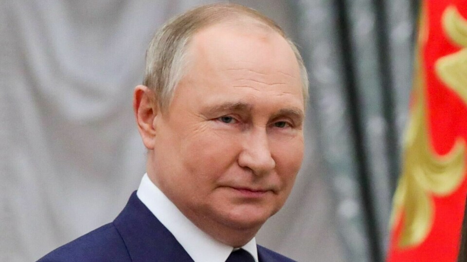 Det er nå over 700 dager siden Russland og Vladimir Putin (bildet) gikk til fullskala invasjon av nabolandet Ukraina. Krigen har gitt et nytt fokus på forsvar hos mange land i Vesten. FILE PHOTO: Russian President Vladimir Putin poses for a picture with figure skater Kamila Valieva during an awarding ceremony honouring the country's Olympians at the Kremlin in Moscow, Russia April 26, 2022. Sputnik/Mikhail Klimentyev/Kremlin via REUTERS ATTENTION EDITORS - THIS IMAGE WAS PROVIDED BY A THIRD PARTY./File Photo