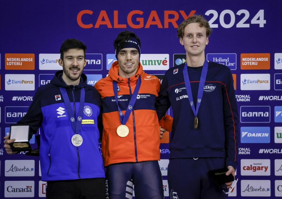 Sander Eitrem (til høyre) tok bronsemedalje på 5000 meter under skøyte-VM i Calgary i Canada torsdag kveld. Patrick Roest fra Nederland (midten) vant, mens Italias Davide Ghiotto (til venstre) tok sølvmedaljen. Sander Eitrem (til høyre) tok bronsemedalje på 5000 meter under skøyte-VM i Calgary i Canada torsdag kveld. Patrick Roest fra Nederland (midten) vant, mens Italias Davide Ghiotto (til venstre) tok sølvmedaljen. Foto: Jeff McIntosh / The Canadian Press / AP / NTB.