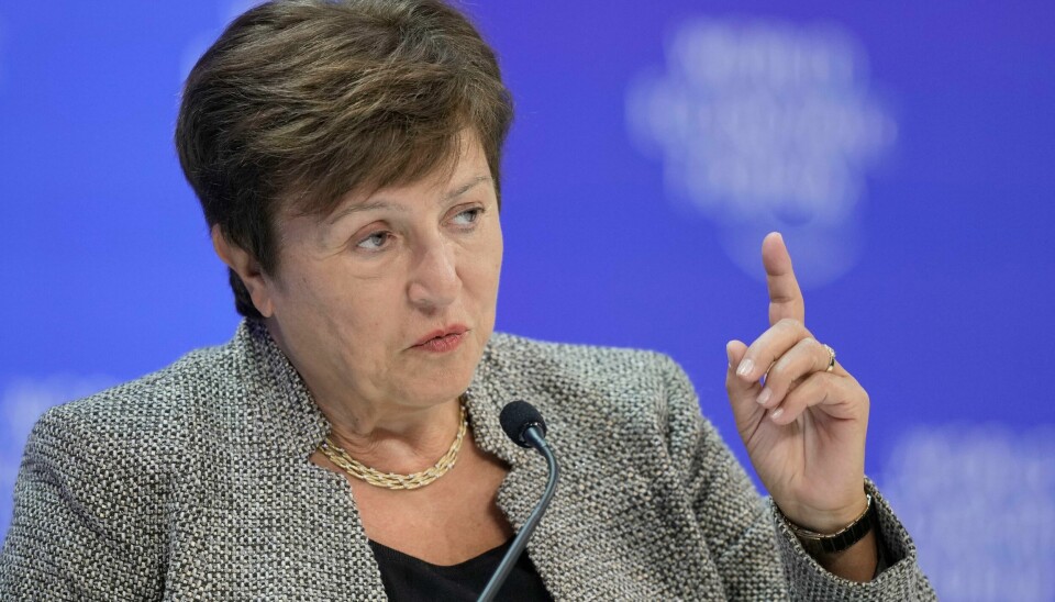 IMF-sjef Kristalina Georgieva advarer verdens sentralbanker mot å kutte renten for tidlig. Samtidig bør de ikke holde på en streng pengepolitikk hvis ikke de må, sier hun. IMF-sjef Kristalina Georgieva advarer verdens sentralbanker mot å kutte renten for tidlig. Samtidig bør de ikke holde på en streng pengepolitikk hvis ikke de må, sier hun. Arkivfoto: Markus Schreiber / AP / NTB
