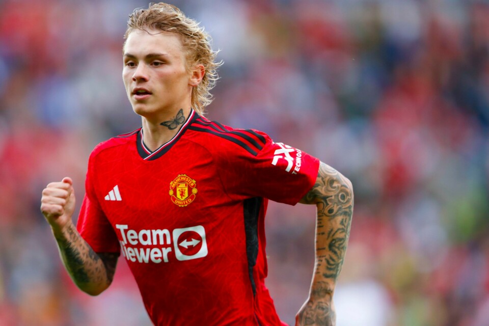 Isak Hansen-Aarøen leverte en målgivende pasning da Manchester United slo Leeds onsdag. Isak Hansen-Aarøen leverte en målgivende pasning da Manchester United slo Leeds onsdag. Foto: Frederik Ringnes / NTB