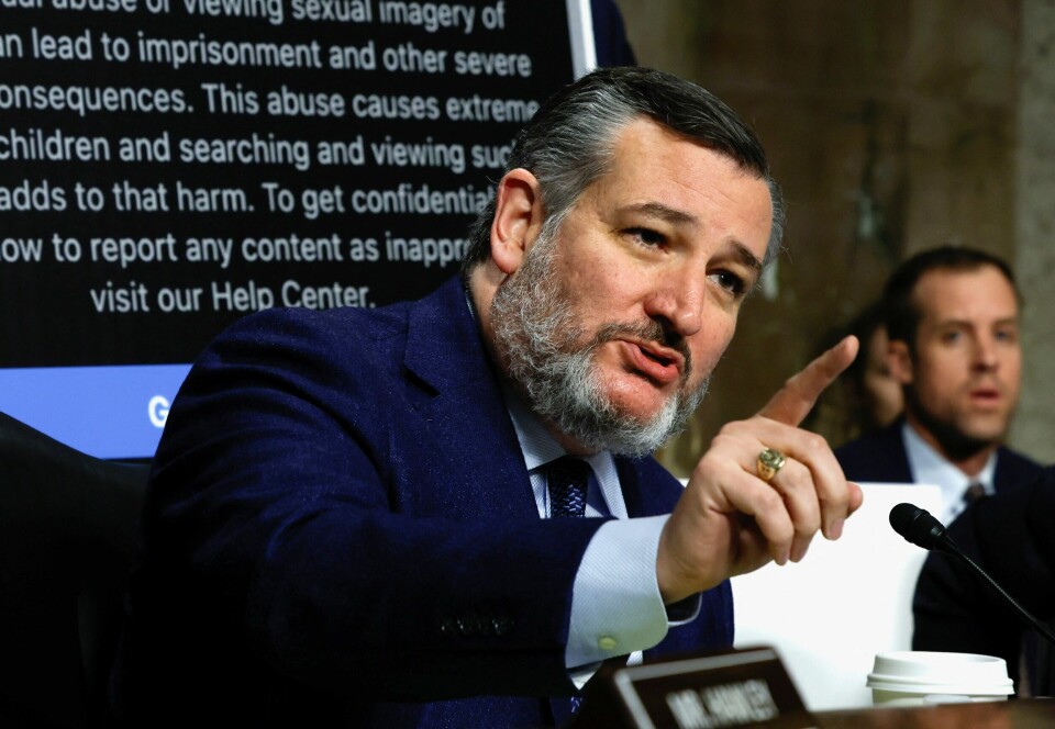 Senator Ted Cruz stilte tøffe spørsmål til Mark Zuckerberg. Senator Ted Cruz stilte tøffe spørsmål til Mark Zuckerberg.