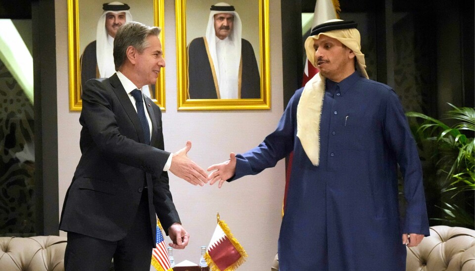 Qatars statsminister Mohammed bin Abulrahman al-Thani sier han har fått en positiv respons fra Hamas på en avtale om løslatelse av israelske gisler mot en våpenhvile i krigen i Gaza. Her i tirsdagens møte med USAs utenriksminister Antony Blinken. Qatars statsminister Mohammed bin Abulrahman al-Thani sier han har fått en positiv respons fra Hamas på en avtale om løslatelse av israelske gisler mot en våpenhvile i krigen i Gaza. Her i tirsdagens møte med USAs utenriksminister Antony Blinken.