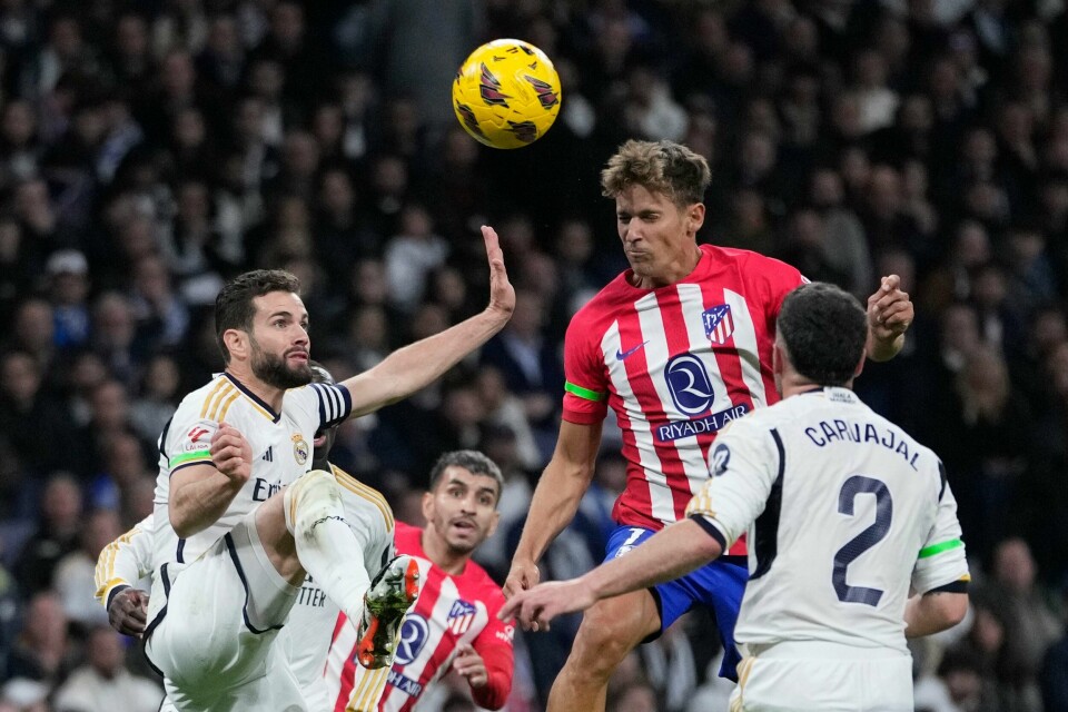 Marcos Llorente stanger inn Atlético Madrids 1-1-mål mot Real Madrid på overtid i søndagens hovedstadsderby i La Liga. Marcos Llorente stanger inn Atlético Madrids 1-1-mål mot Real Madrid på overtid i søndagens hovedstadsderby i La Liga. Foto: Bernat Armangue / AP / NTB