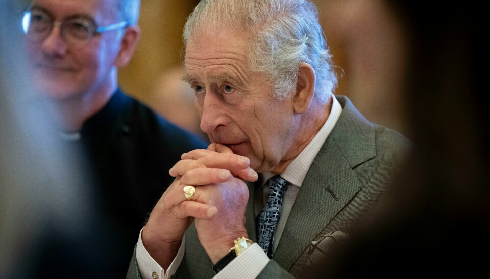 Kong Charles har fått kreft, opplyser Buckingham Palace ifølge Sky News Britenes kong Charles blir i neste uke innlagt på sykehus for å gjennomgå det hoffet omtaler som «en korrigerende prosedyre» som følge av forstørret prostata. Foto: AP / NTB