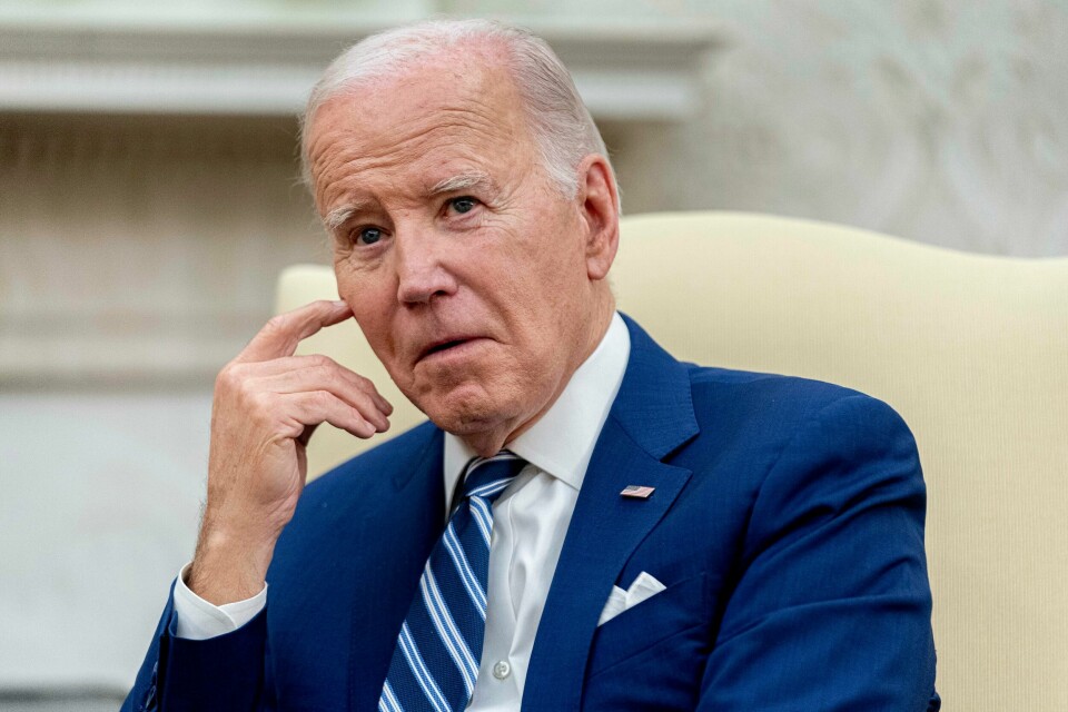 Biden-administrasjonen tenker på kong Charles og hans familie, opplyser en talsperson i USAs utenriksdepartement. Biden-administrasjonen tenker på kong Charles og hans familie, opplyser en talsperson i USAs utenriksdepartement. Foto: Andrew Harnik / AP / NTB
