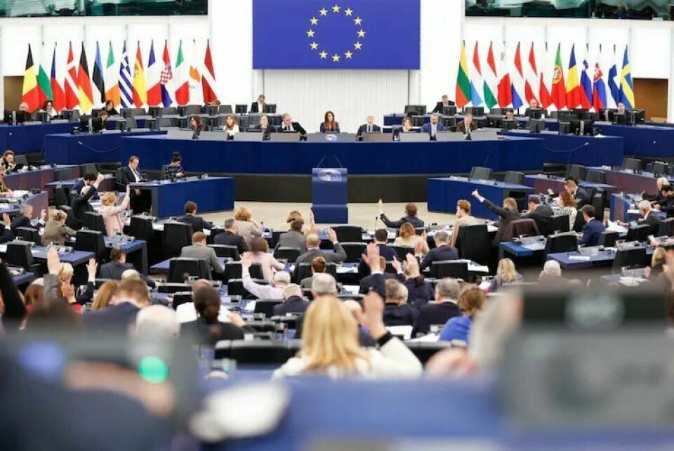 De to store partiene i Europaparlamentet legger dermed opptil ulike strategier foran valget i 6. til 9. juni. De to store partiene i Europaparlamentet legger dermed opptil ulike strategier foran valget i 6. til 9. juni.