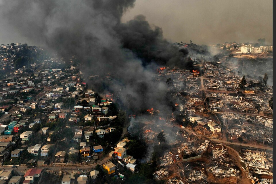 Flammene skaper enorme ødeleggelser blant annet i byen Viña del Mar i Chile. Byen Viña del Mar, et nabolag i flammer.