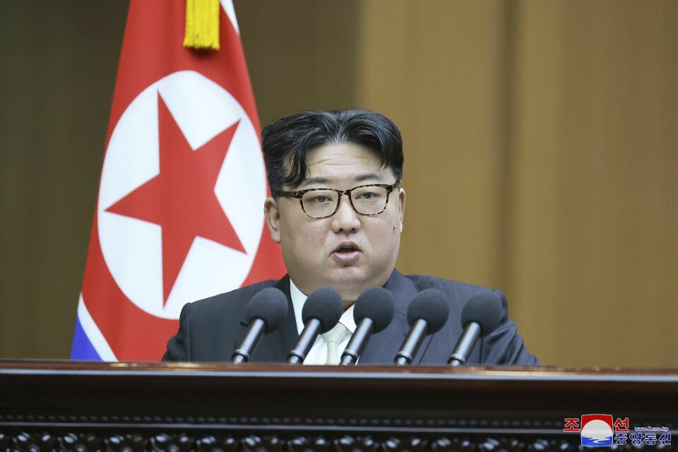 Kim Jong-un, Nord-Koreas øverste leder, under en tale i folkeforsamlingen tidligere i år. Kim Jong-un, Nord-Koreas øverste leder, under en tale i folkeforsamlingen tidligere i år. Foto: KCNA / AP / NTB