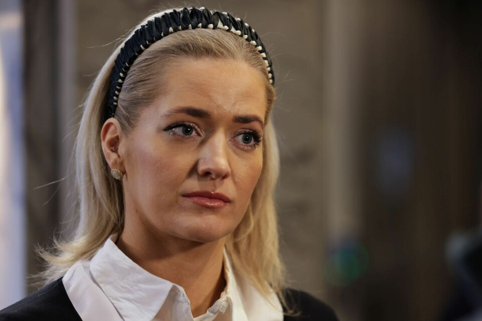 Justisminister Emilie Enger Mehl (Sp) og regjeringen avvikler Au pair-ordningen med virkning fra 15. mars. På høy tid, mener Dagsavisen. Justisminister Emilie Enger Mehl (Sp) og regjeringen avvikler Au pair-ordningen med virkning fra 15. mars. På høy tid, mener Dagsavisen.