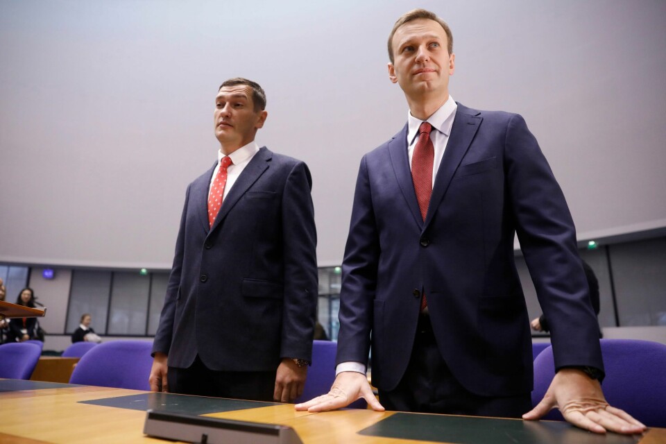 Oleg Navalnyj (t.v.) med sin bror Aleksej i Den europeiske menneskerettighetsdomstolen i 2018. Oleg Navalnyj (t.v.) med sin bror Aleksej i Den europeiske menneskerettighetsdomstolen i 2018. Foto: Jean-François Badias / AP / NTB