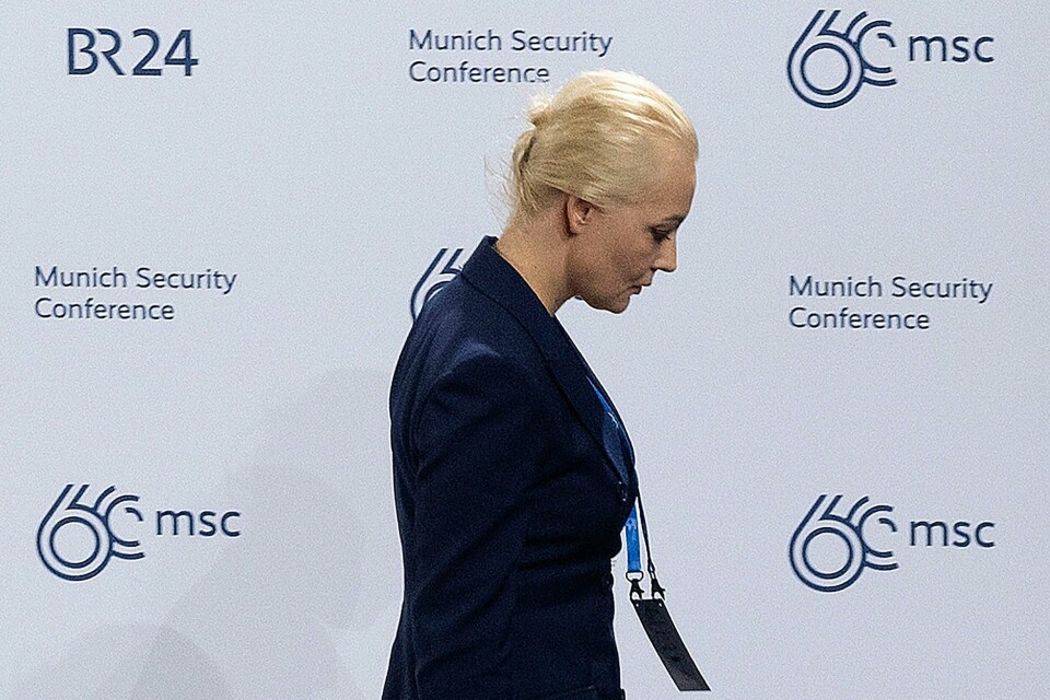 Julia Navalnaja var fredag i München på sikkerhetskonferansen der. Mandag reiser hun til Brussel for å delta på EUs utenriksministermøte. Julia Navalnaja var fredag i München på sikkerhetskonferansen der. Mandag reiser hun til Brussel for å delta på EUs utenriksministermøte. Foto: Sven Hoppe / DPA / AP.