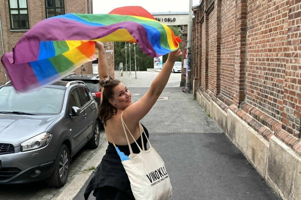 – Kanskje vil media og andre aktører en dag skjønne at de ved å gi plass til homofiendtlige stemmer, er med på å gi skeive enda en kamp å kjempe, skriver Maria Steen Sydow. Maria Steen Sydow er student og prosjektutvikler/arenaleder hos Oslo Pride – Pride House.