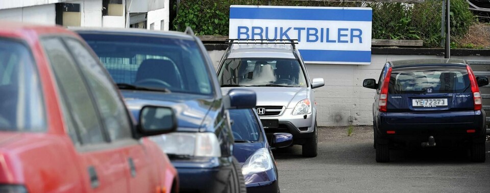 Forbrukerrådet refser nordmenn som slurver når de handler bruktbiler. Kjøpene skjer både fra sofakroken, via nettet, og uten at kontrakt brukes.