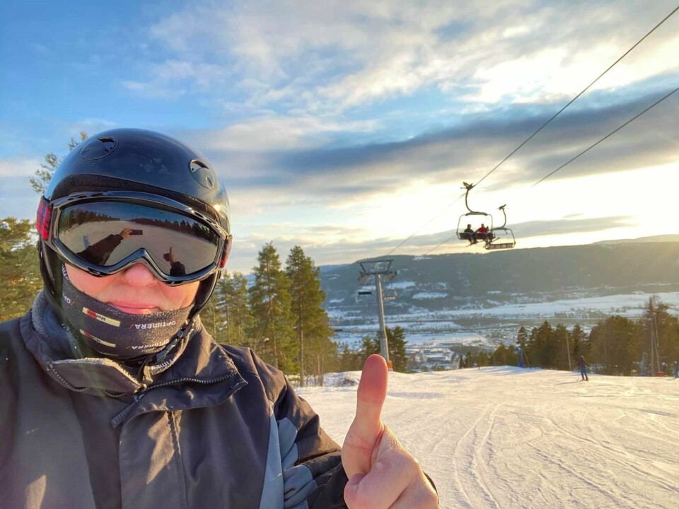 Øystein Berg teller sekunder, minutter og timer med mere lys fremover. Her fra sist helg og selfie fra slalombakken.