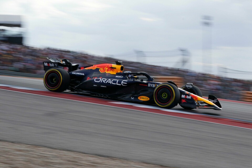 Max Verstappen under sprintkvalifiseringen fredag. Max Verstappen under sprintkvalifiseringen fredag. Foto: Eric Gay / AP / NTB