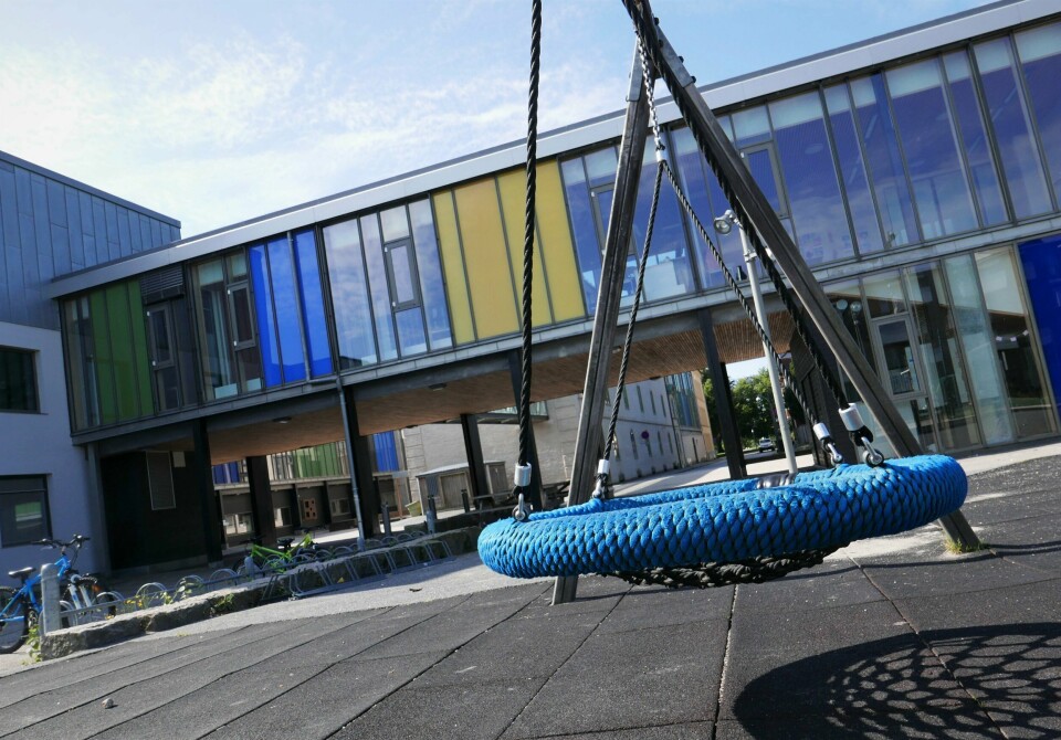 «Ansatte i barnehage, skole og SFO melder om stor slitasje og sykefraværet er urovekkende høyt. I tillegg kommer fravær på grunn av syke barn, ansatte, barn og unge i karantene osv.» «Ansatte i barnehage, skole og SFO melder om stor slitasje og sykefraværet er urovekkende høyt. I tillegg kommer fravær pga. syke barn, ansatte, barn og unge i karantene osv.»