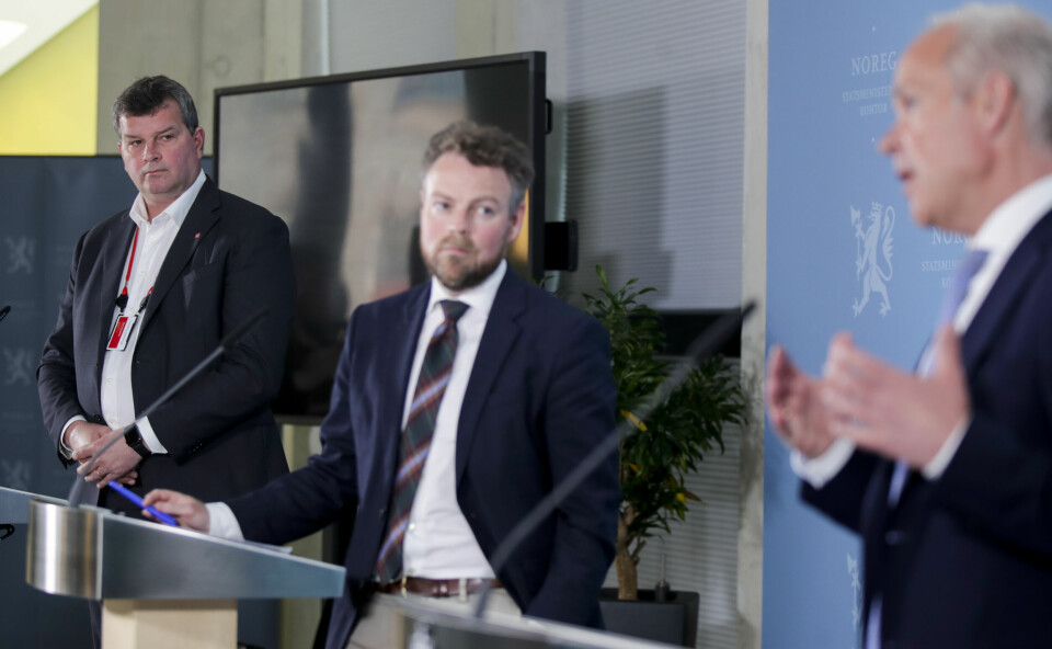 Fra venstre: Tidligere LO-leder Hans-Christian Gabrielsen, daværende arbeidsminister Torbjørn Røe Isaksen (H) og Jan Tore Sanner (H) på toppmøte om kampen mot arbeidslivskriminalitet i 2020. Fra venstre: Tidligere LO-leder Hans-Christian Gabrielsen, daværende arbeidsminister Torbjørn Røe Isaksen (H) og Jan Tore Sanner (H) på toppmøte om kampen mot arbeidslivskriminalitet i 2020.