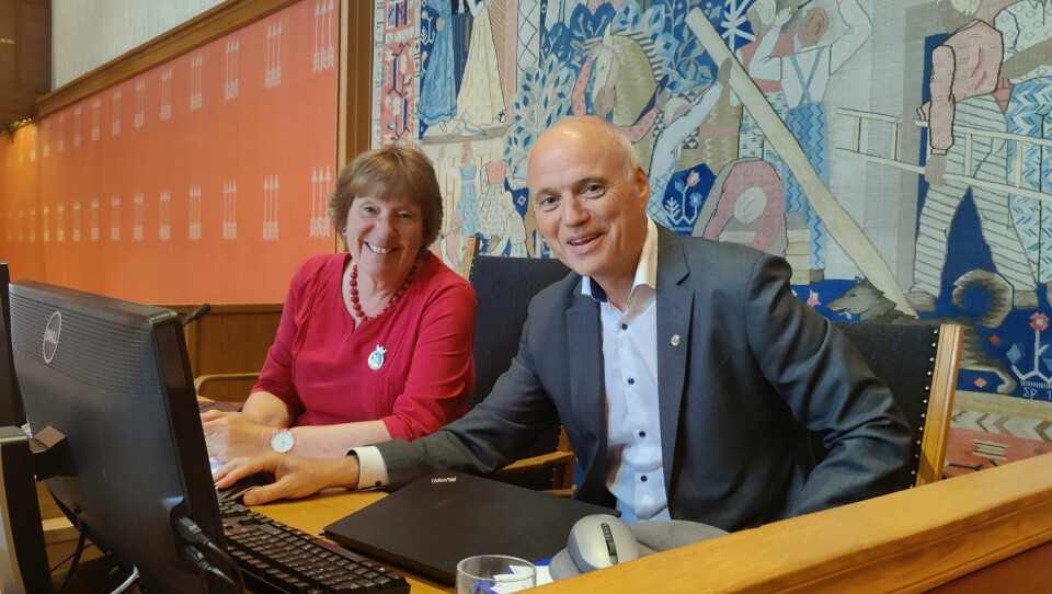 Ordfører Marianne Borgen (SV) og direktør for bystyrets sekretariat, Lars Arne Ryssdal, fikk nok en litt mer hektisk dag på jobben enn vanlig onsdag. borgen og ryssdal