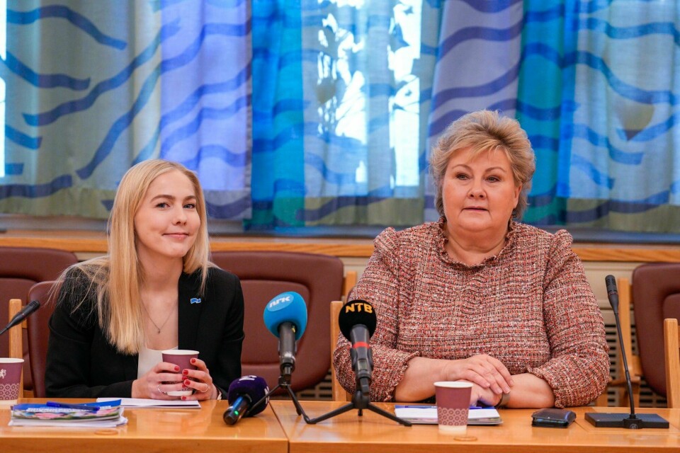 Høyre-leder Erna Solberg og stortingsrepresentant Mari Holm Lonseth presenterte tirsdag partiets nye politikk for integrering. Oslo 20230103. Hoyre-leder Erna Solberg og stortingsrepresentant Mari Holm Lonseth på Stortinget.Foto: Javad Parsa / NTB