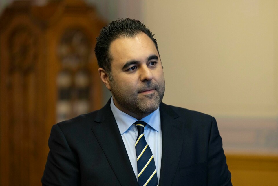 Stortingspresident Masud Gharahkhani (Ap) reagerer sterkt på hærverket på en pridegate i hjembyen Drammen. Foto: Hanna Johre / NTB – Det er en alvorlig rapport, konstaterer stortingspresident Masud Gharahkhani. Men han påpeker at Stortinget alt har satt i verk tiltak for å bedre kontrollen og at flere regler er endret. Arkivfoto: Hanna Johre / NTB