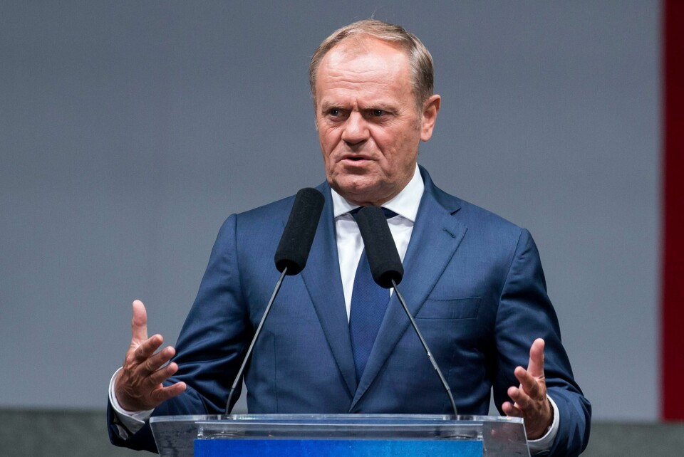 Den polske statsministeren Donald Tusks regjering må håndtere skyhøye utgifter til forsvar. Polens statsminister Donald Tusk skal tirsdag legge fram regjeringens nye innvandringspolitikk. Der tas det til orde for midlertidig stans i retten til å søke asyl. Arkivfoto: Wojciech Strozyk / AP / NTB