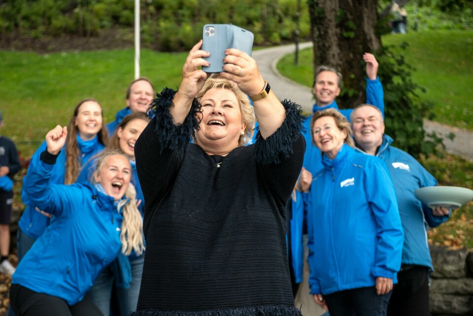 Høyresida gjentar stadig mantraet om at det skal lønnne seg å jobbe. Som om man er ufør for moro skyld, skriver Frøydis Lilledalen. På bildet: Leder i høyre Erna Solberg under valgkampturneen tidligere i år.