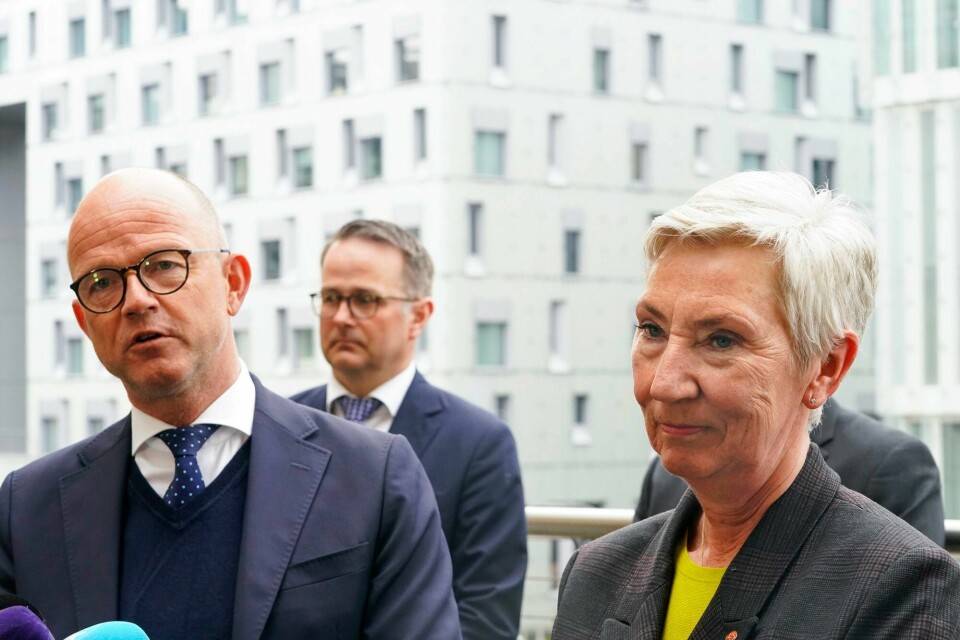 Vi forventer at regjeringen følger opp sin egen regjeringsplattform og utnytter det handlingsrommet som ligger i CO2-kompensasjonsordningen, skriver LO-leder Peggy Hessen Følsvik og NHO-direktør Ole Erik Almlid (t.v.) i dette innlegget. Ole Erik Almlid, Peggy Hessen Følsvik