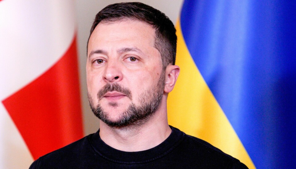 Ukrainas president Volodymyr Zelenskyj møtte opp på et nordisk toppmøte i Helsingfors onsdag. Samme kveld vendte an angivelig snuten mot Nederland. Ukrainas president Volodymyr Zelenskyj møtte opp på et nordisk toppmøte i Helsingfors onsdag. Samme kveld vendte an angivelig snuten mot Nederland. Foto: Javad Parsa / NTB