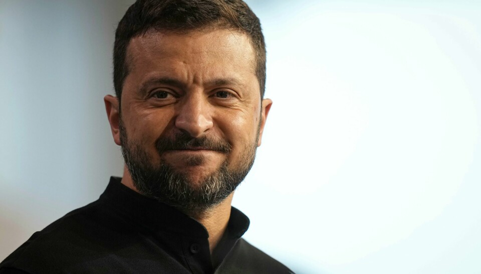 Volodymyr Zelenskyj er glad for at Norge lover mer støtte til Ukraina fram mott 2030. Bildet ble tatt på fredstoppmøtet om Ukraina i Sveits i juni. Foto: Laurent Cipriani / AP / NTB Ukrainas president Volodymyr Zelenskyj sier Russland bør bli invitert til neste fredskonferanse om Ukraina. Russerne var ikke invitert til fredskonferansen i Sveits i juni. Foto: Laurent Cipriani / AP / NTB