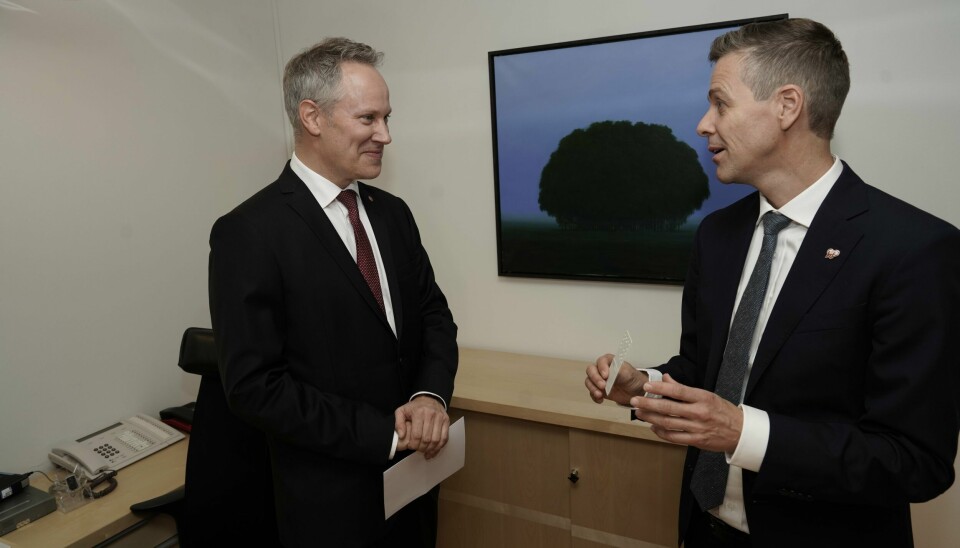 Jon-Ivar Nygård fra Fredrikstad tar over som samferdselsminister etter Knut Arild Hareide (KrF). Oslo 20211014. Nøkkeloverrekkelse i Samferdselsdepartementet mellom avtroppende minister Knut Arild Hareide (Krf) og påtroppende minister Jon-Ivar Nygård (Ap).Foto: Heiko Junge / NTB