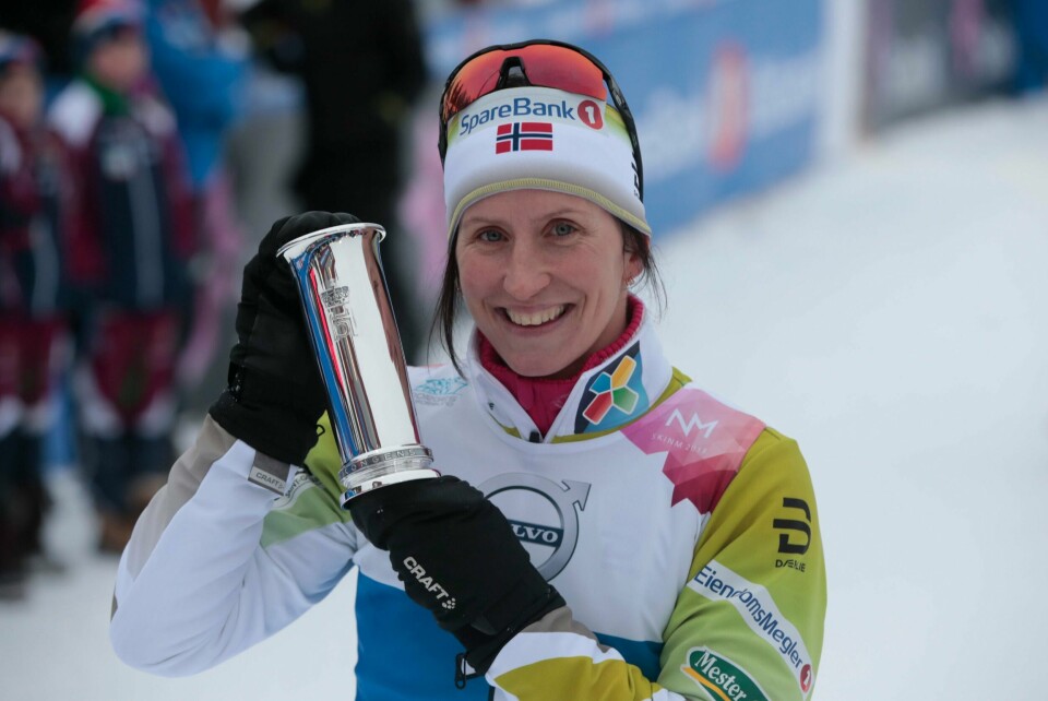Marit Bjørgen fikk kongepokalen etter sin 22. NM-seier torsdag.