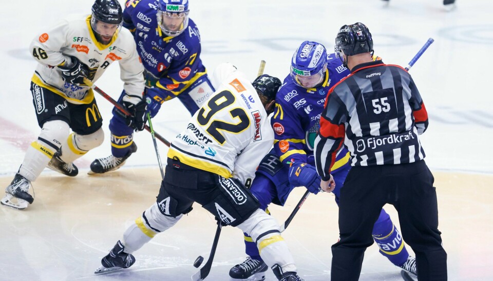 RAs Kristoffer Knutsen mener Oilers har hatt problemer med å skape noe framover på grunn av svakt duellspill. Oilers Storhamar nm-finale