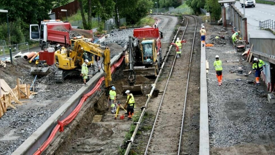 Sporveien har et etterslep i vedlikehold på 7,3 miiliarder kroner. Nå frykter de at etterslepet kan gå ut over tilbudet. Sporveien har et etterslep i vedlikehold på 7,3 miiliarder kroner. Nå frykter de at etterslepet kan gå ut over tilbudet.