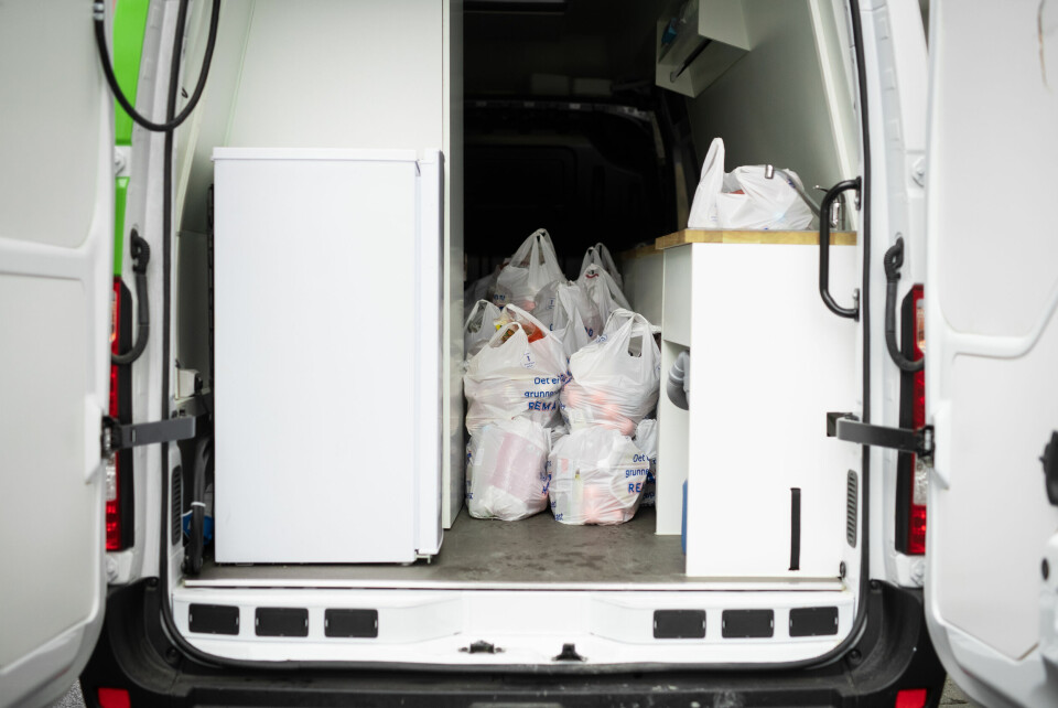 Evangeliesenteret har nylig blitt sponset med stor og fin varebil. Den brukes som foodtruck, og kjører rundt i Oslos bydeler med mat. Evangeliesenteret har nylig blitt sponset med stor og fin varebil. Den brukes som foodtruck, og kjører rundt i Oslos bydeler med mat.
