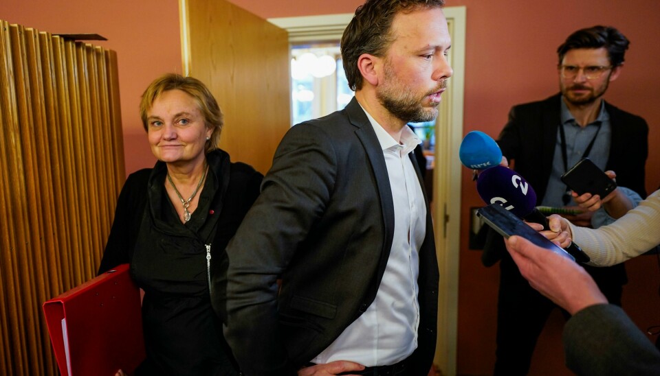 SV-leder Audun Lysbakken møter Marit Arnstad (Sp) og Rigmor Aasrud (Ap) til budsjettforhandlinger på Stortinget mandag. SV-leder Audun Lysbakken møter Marit Arnstad (Sp) og Rigmor Aasrud (Ap) til budsjettforhandlinger på Stortinget mandag.