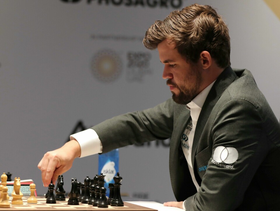 Magnus Carlsen i Dubai. Foto: Kamran Jebreili / AP / NTB Magnus Carlsen i Dubai. Foto: Kamran Jebreili / AP / NTB