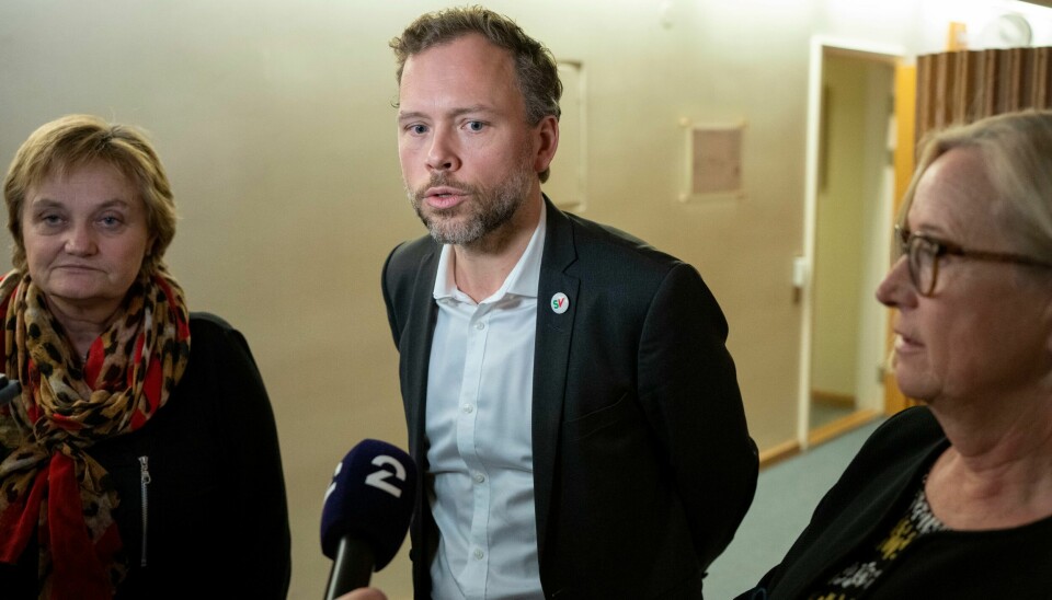 Parlamentarisk leder i Arbeiderpartiet, Rigmor Aasrud, SV-leder Audun Lysbakken og parlamentarisk leder i Senterpartiet, Marit Arnstad, etter budsjettforhandlinger mellom regjeringspartiene og SV på Stortinget tirsdag. Parlamentarisk leder i Arbeiderpartiet, Rigmor Aasrud, SV-leder Audun Lysbakken og parlamentarisk leder i Senterpartiet, Marit Arnstad, etter budsjettforhandlinger mellom regjeringspartiene og SV på Stortinget tirsdag.Foto: Fredrik Hagen / NTB