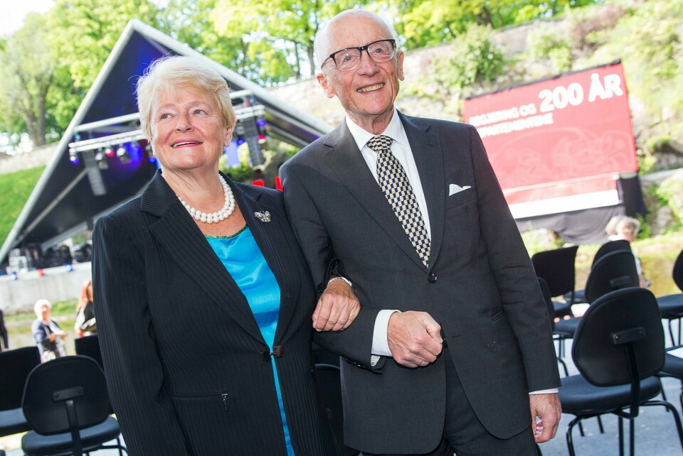 Gro Harlem Brundtland (t.v.) minnes sin tidligere politiske motstander og statsministerkollega Kåre Willoch som hedersmann. Willoch døde mandag. Gro Harlem Brundtland (t.v.) minnes sin tidligere politiske motstander og statsministerkollega Kåre Willoch som hedersmann. Willoch døde mandag.Foto: Heiko Junge / NTB