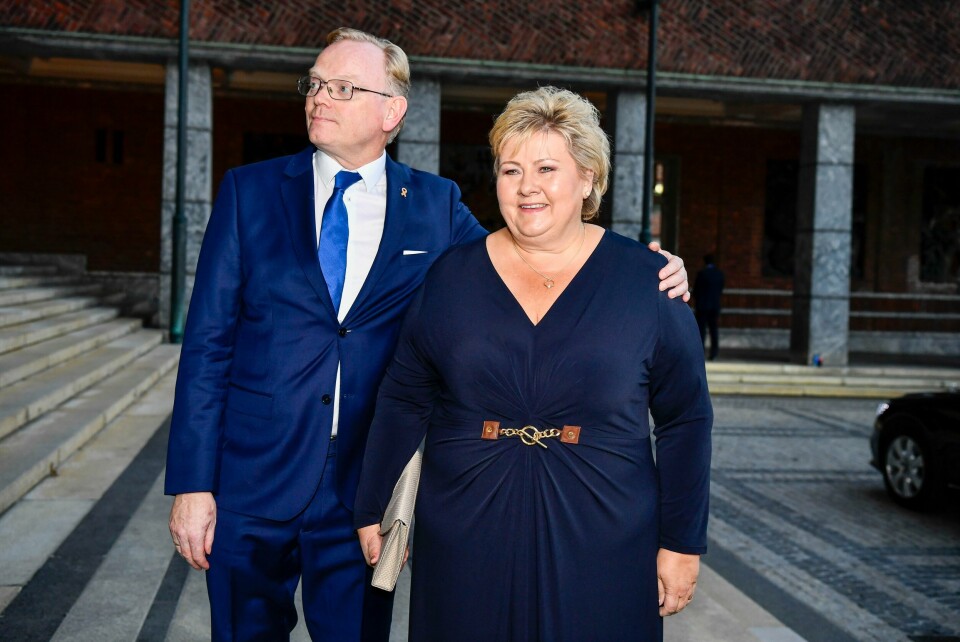 Listen over Finnes' handler viser at han har kjøpt og solgt aksjer 3640 ganger mens kona var statsminister. Over halvparten skjedde de to siste årene Solberg var statsminister. Tidligere statsminister Erna Solberg (H) er i karantene etter at ektemannen Sindre Finnes har testet positivt på koronavirusFoto: Naina Helen Jåma / NTB
