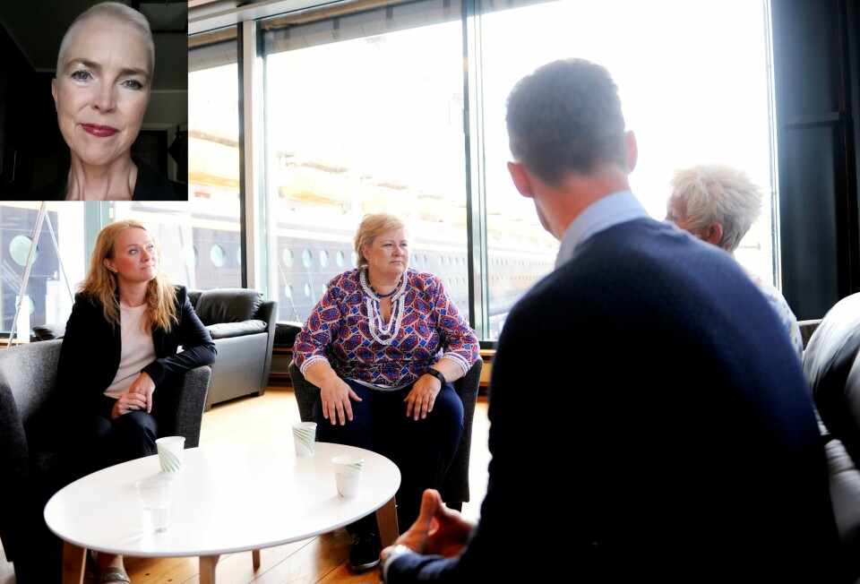 Arbeidsminister Anniken Hauglie og statsminister Erna Solberg på Mulighetsterminalen i sommer. Her i samtale med Tove Sæbjønsen (61), som nettopp har funnet seg ny jobb, og Per Ivar Andersen. Mulighetsterminalen er et møtested for arbeidssøkere fra Stavanger-regionen som vil bygge nettverk. Ingunn Blanche Raïssis innfelt. Foto: Lars Kristian Aalgaard, NTB Scanpix